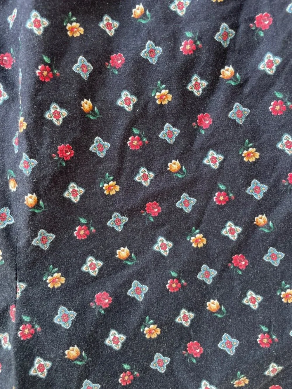 Vintage 90s Bermuda Shorts Black Floral Womens 14 Butter Mom Coquette Retro Goth